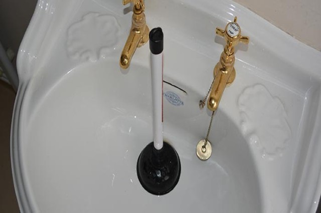 How to Unblock a Sink With Plumbers’ 10 Most Effective Methods