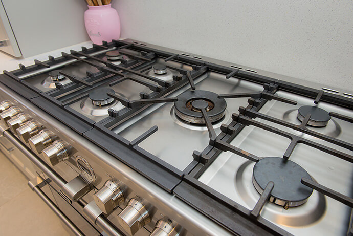 Book your gas cooker installation in London with us